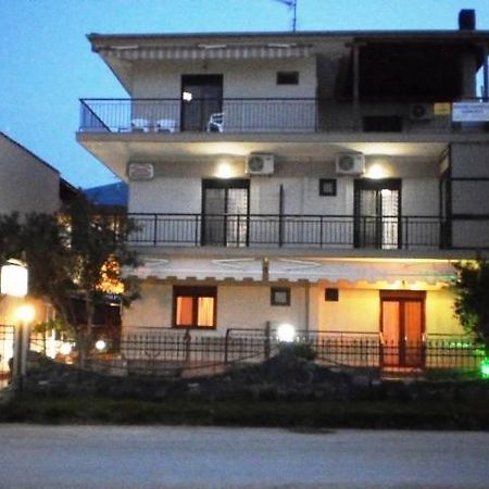 דירות סטאברוס Dimitra House מראה חיצוני תמונה